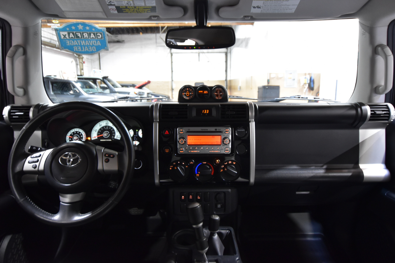 Toyota FJ Cruiser 4WD 4dr Auto (Natl) 2014 Toyota FJ Cruiser 4WD 4dr Auto (Natl) 2014