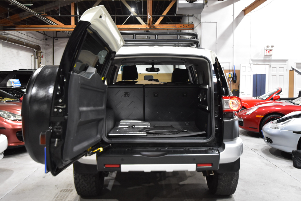 Toyota FJ Cruiser 4WD 4dr Auto (Natl) 2014 Toyota FJ Cruiser 4WD 4dr Auto (Natl) 2014