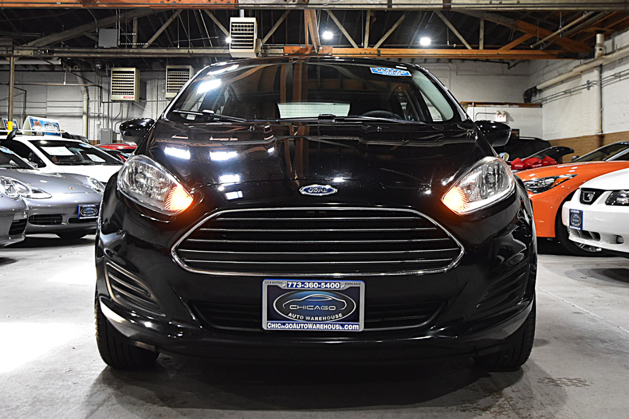 2018 Ford Fiesta SE photo 2
