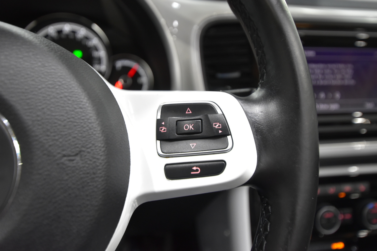 Volkswagen Beetle Convertible 1.8T SEL Auto 2017 Volkswagen Beetle Convertible 1.8T SEL Auto 2017