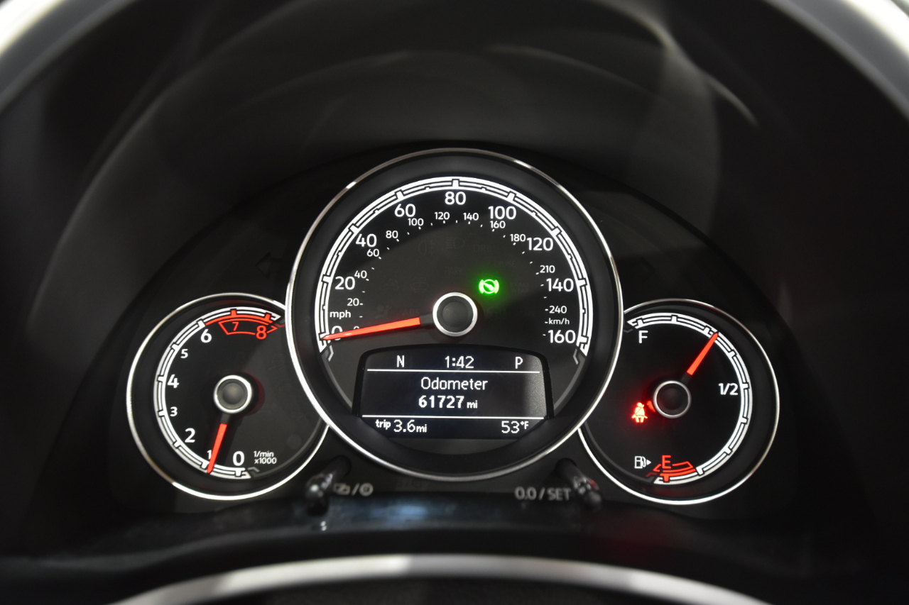 Volkswagen Beetle Convertible 1.8T SEL Auto 2017 Volkswagen Beetle Convertible 1.8T SEL Auto 2017