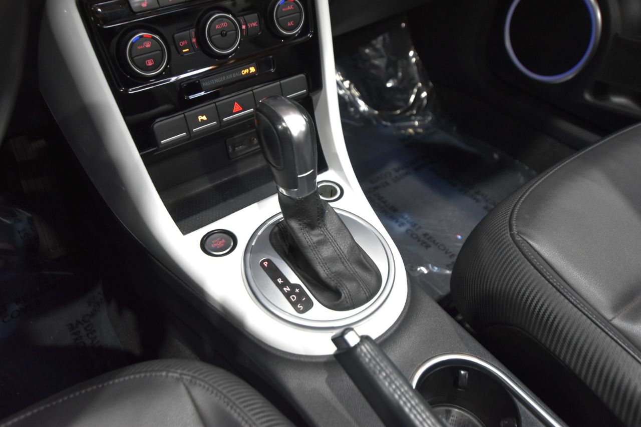 Volkswagen Beetle Convertible 1.8T SEL Auto 2017 Volkswagen Beetle Convertible 1.8T SEL Auto 2017