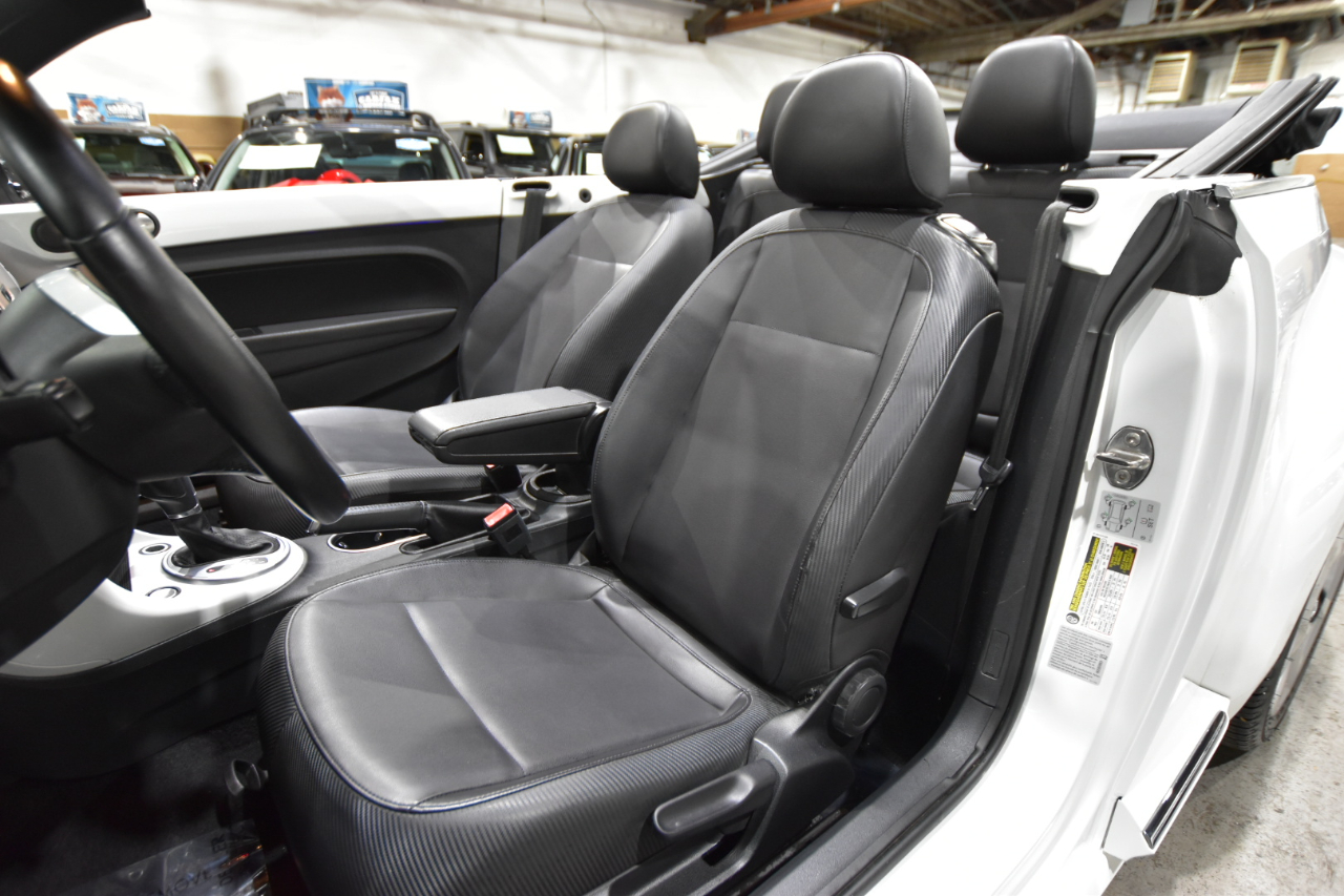 Volkswagen Beetle Convertible 1.8T SEL Auto 2017 Volkswagen Beetle Convertible 1.8T SEL Auto 2017