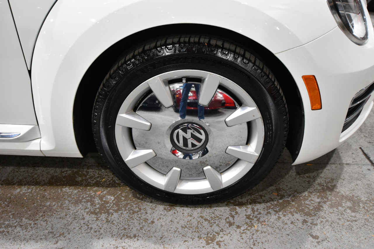 Volkswagen Beetle Convertible 1.8T SEL Auto 2017 Volkswagen Beetle Convertible 1.8T SEL Auto 2017