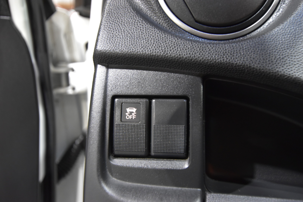 Mazda MAZDA5 4dr Wgn Auto Touring 2014 Mazda MAZDA5 4dr Wgn Auto Touring 2014