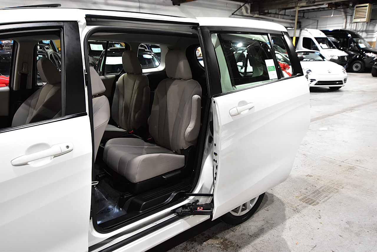 Mazda MAZDA5 4dr Wgn Auto Touring 2014 Mazda MAZDA5 4dr Wgn Auto Touring 2014