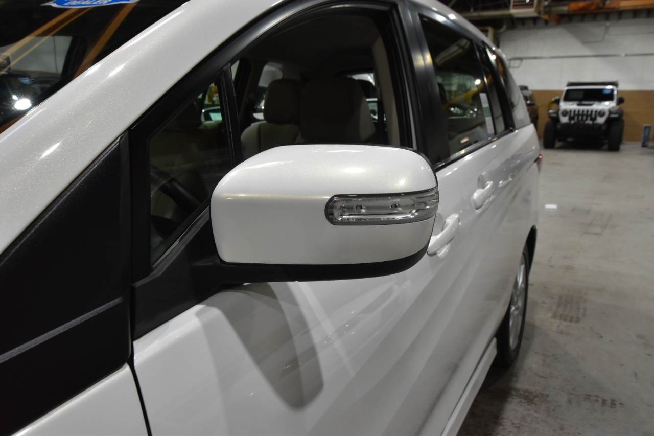 Mazda MAZDA5 4dr Wgn Auto Touring 2014 Mazda MAZDA5 4dr Wgn Auto Touring 2014