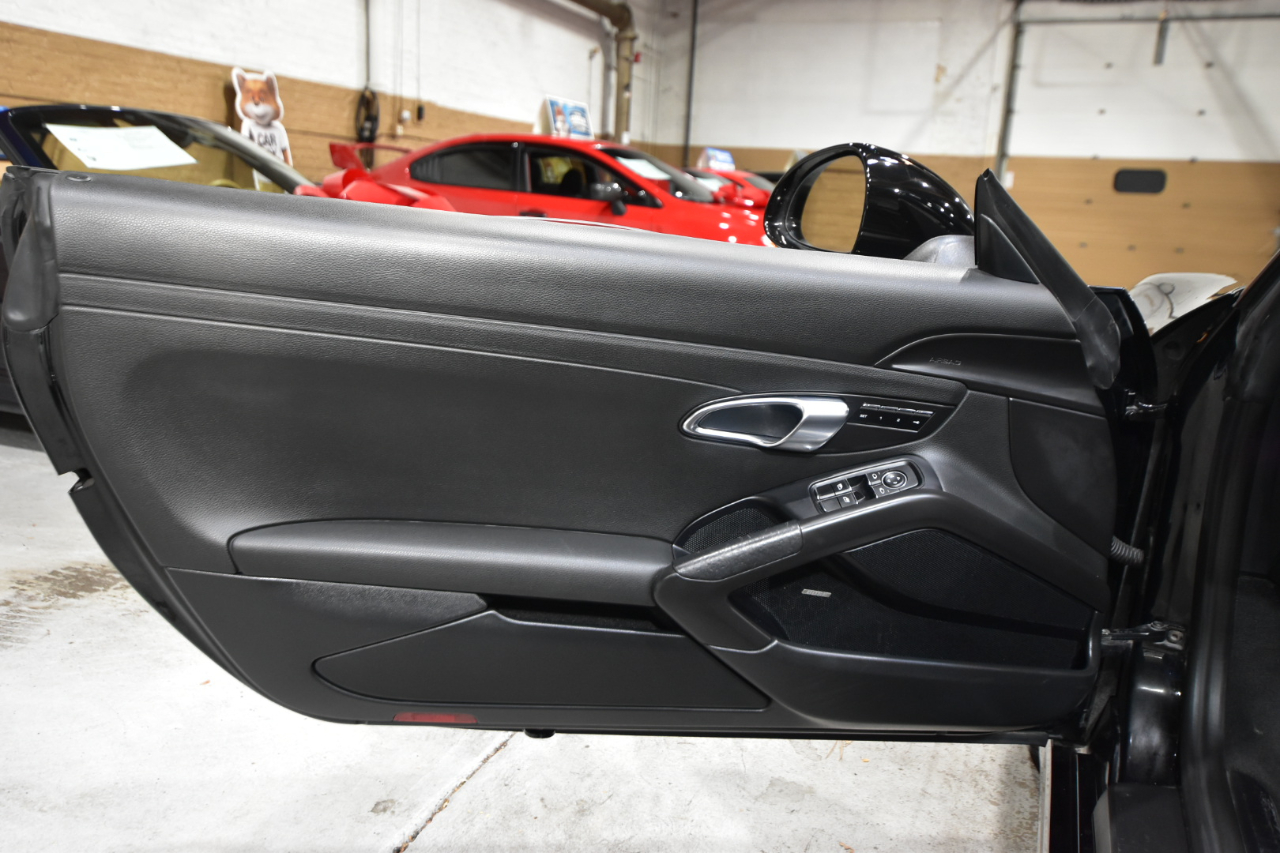 Porsche Boxster 2dr Roadster 2016 Porsche Boxster 2dr Roadster 2016