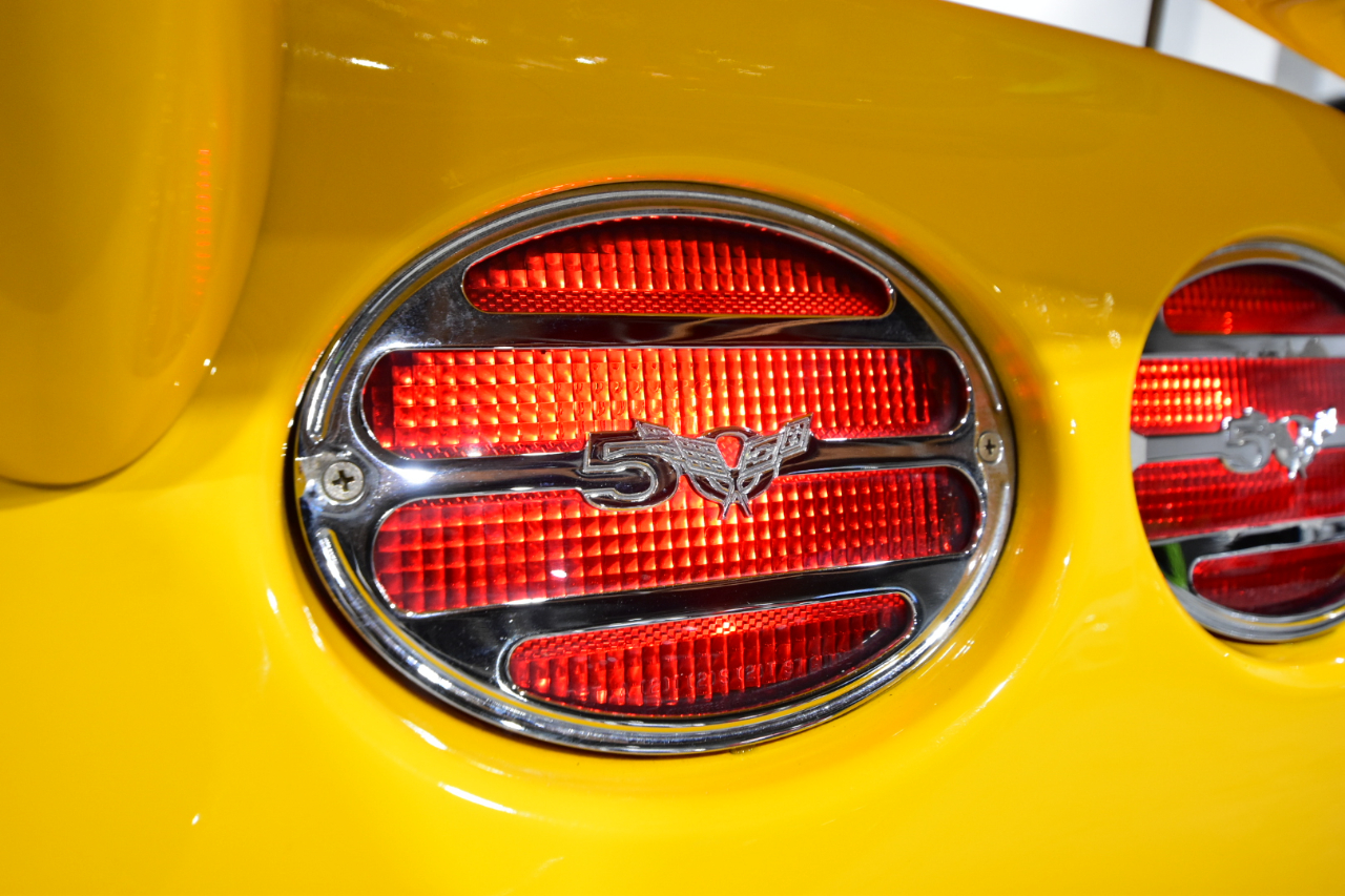 Chevrolet Corvette 2dr Convertible 2003