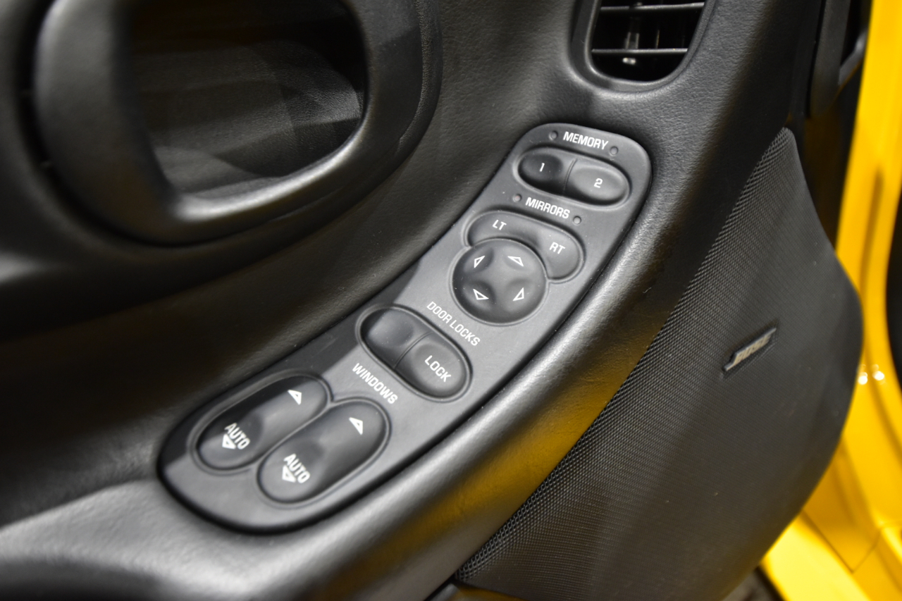 Chevrolet Corvette 2dr Convertible 2003