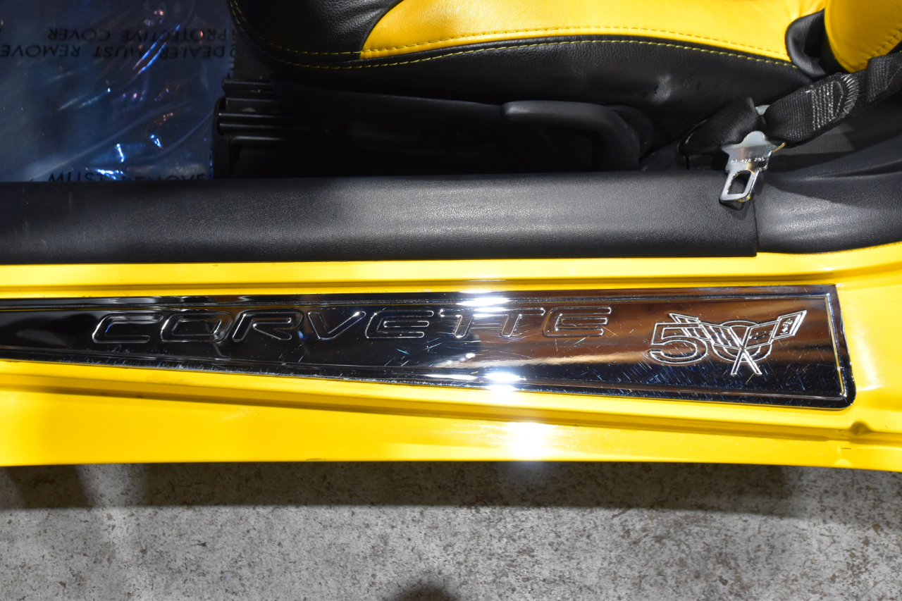 Chevrolet Corvette 2dr Convertible 2003