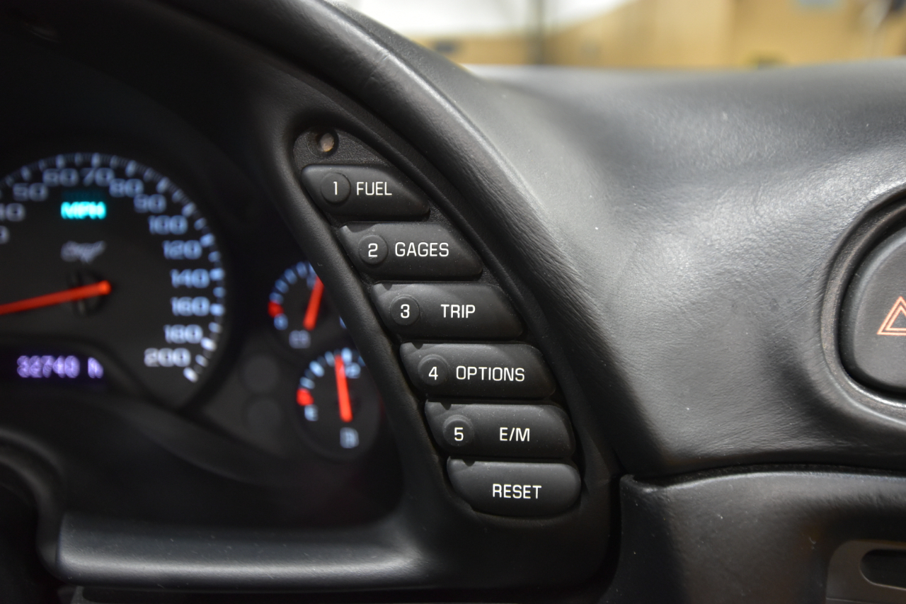 Chevrolet Corvette 2dr Convertible 2003