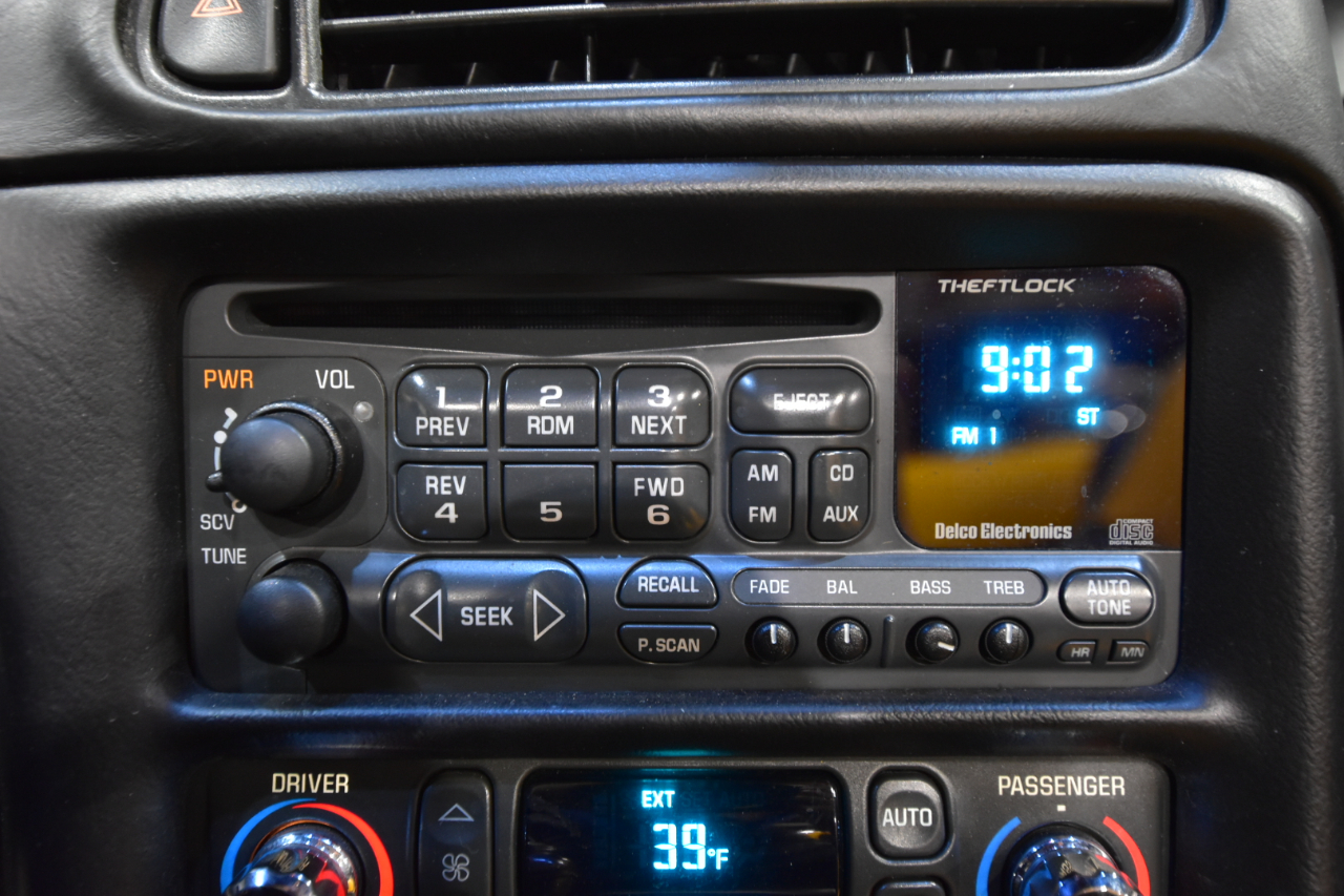 Chevrolet Corvette 2dr Convertible 2003