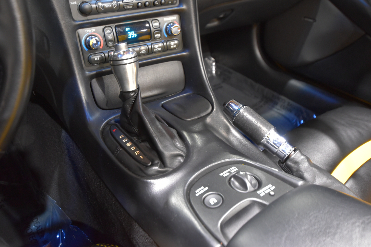 Chevrolet Corvette 2dr Convertible 2003