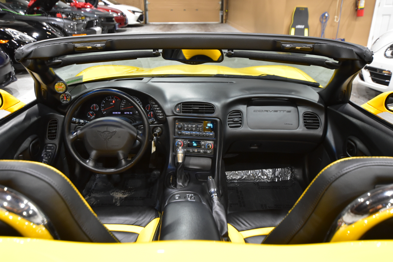 Chevrolet Corvette 2dr Convertible 2003