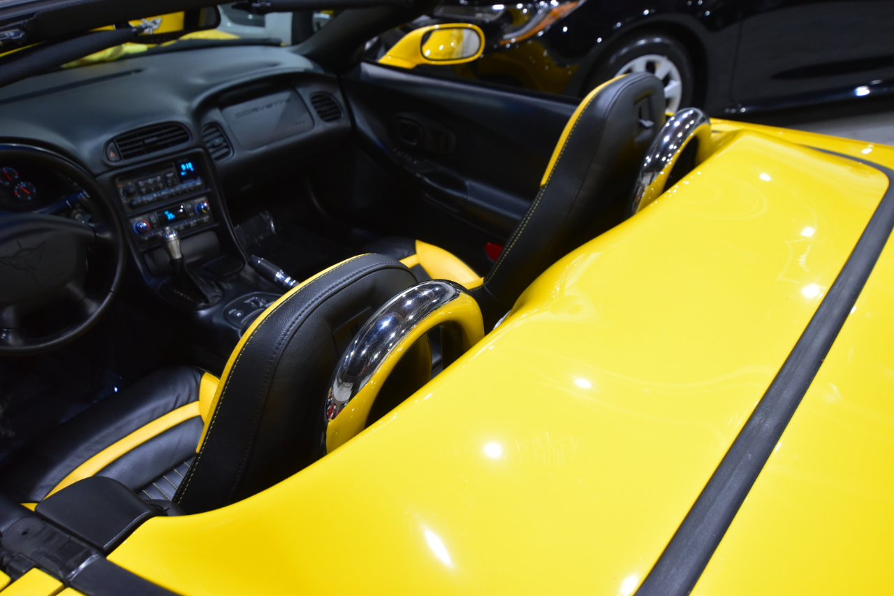 Chevrolet Corvette 2dr Convertible 2003