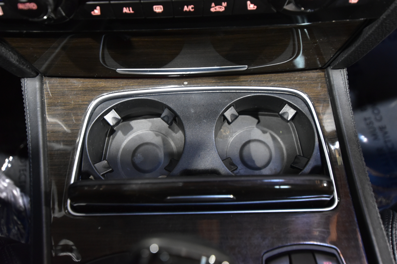 BMW 7 Series 4dr Sdn 750i xDrive AWD 2013