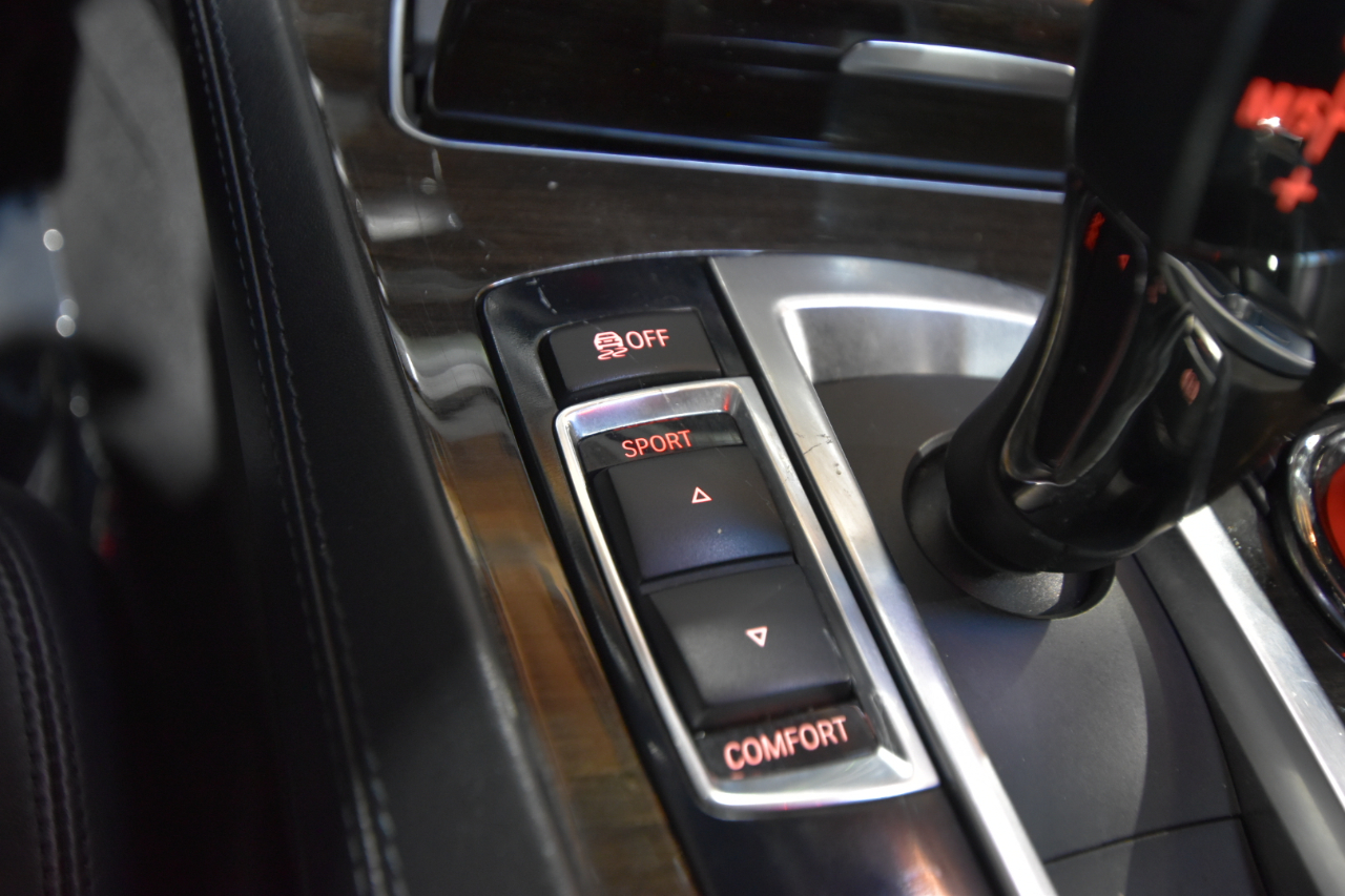 BMW 7 Series 4dr Sdn 750i xDrive AWD 2013