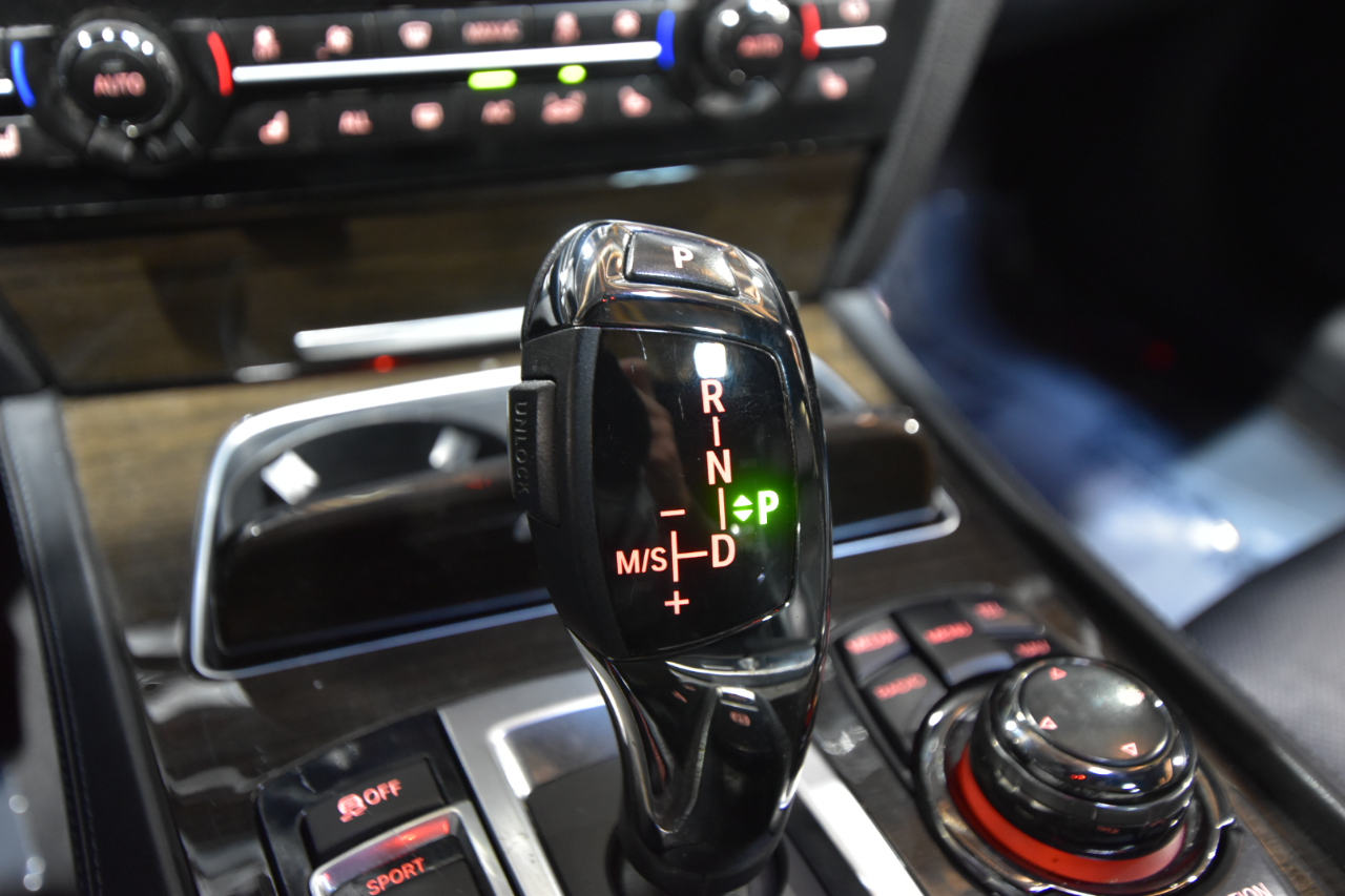 BMW 7 Series 4dr Sdn 750i xDrive AWD 2013