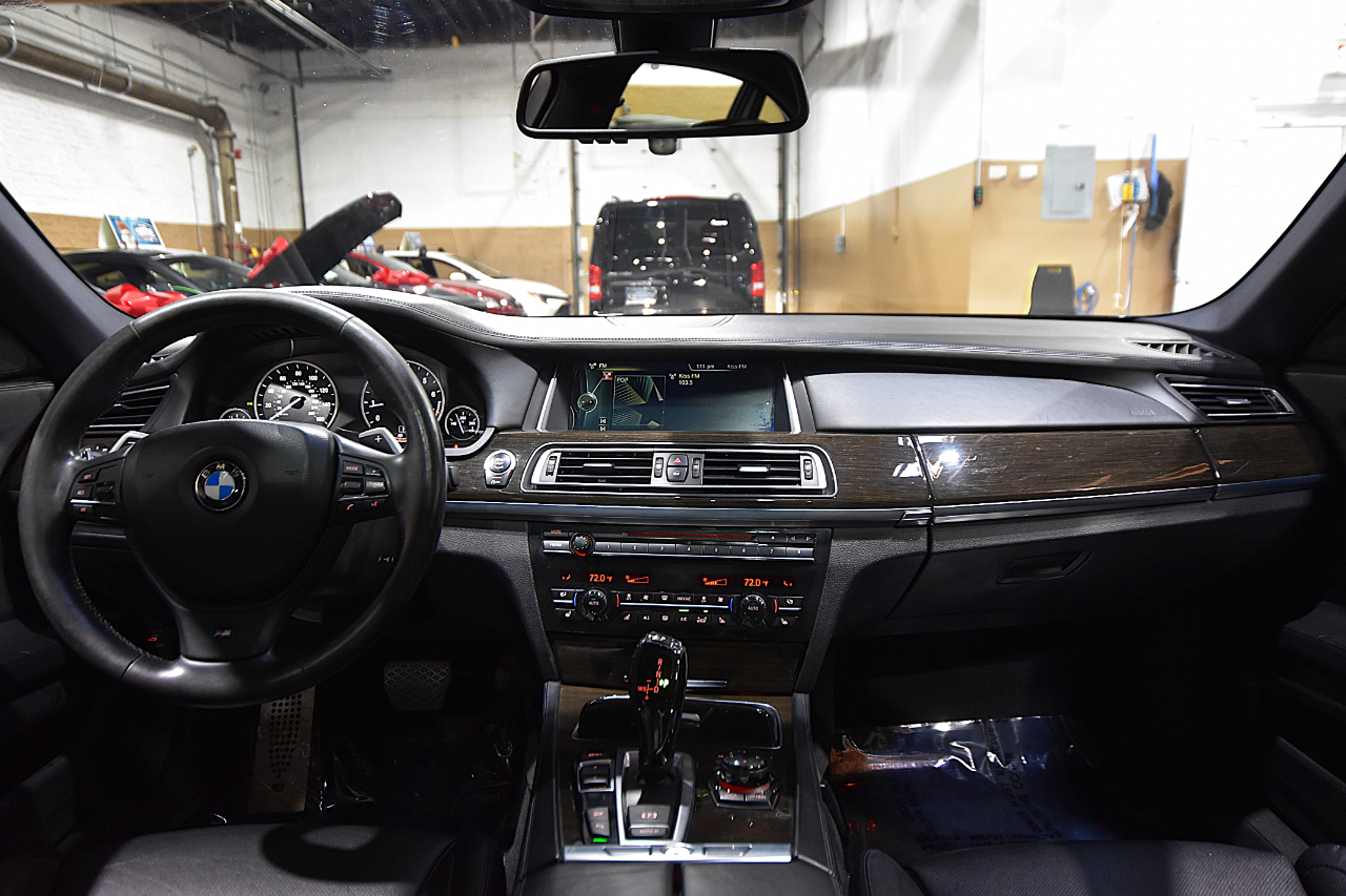 BMW 7 Series 4dr Sdn 750i xDrive AWD 2013