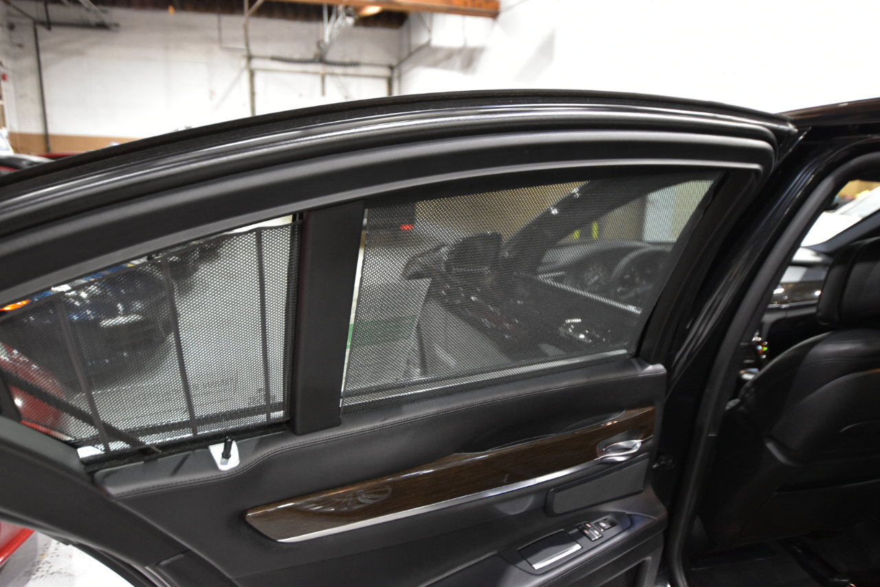 BMW 7 Series 4dr Sdn 750i xDrive AWD 2013