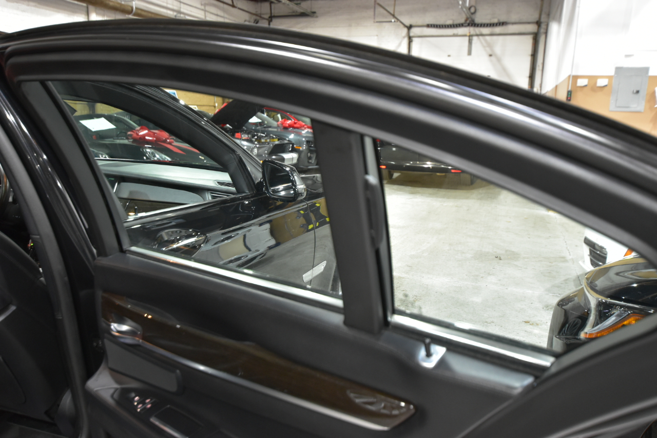 BMW 7 Series 4dr Sdn 750i xDrive AWD 2013