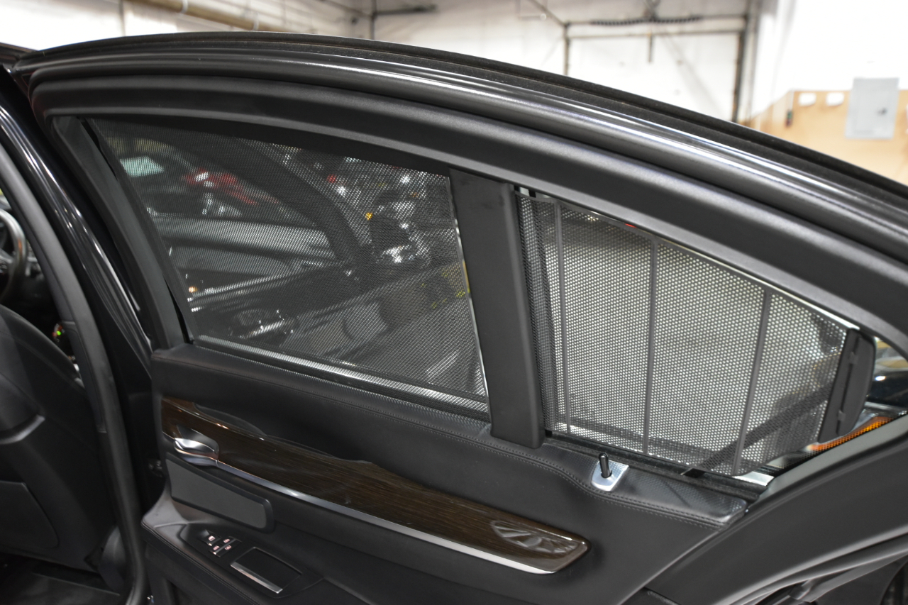 BMW 7 Series 4dr Sdn 750i xDrive AWD 2013