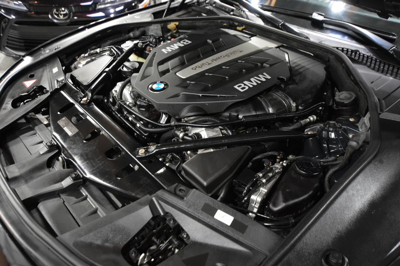 BMW 7 Series 4dr Sdn 750i xDrive AWD 2013