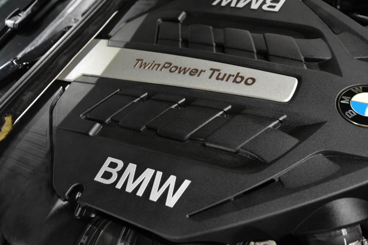 BMW 7 Series 4dr Sdn 750i xDrive AWD 2013