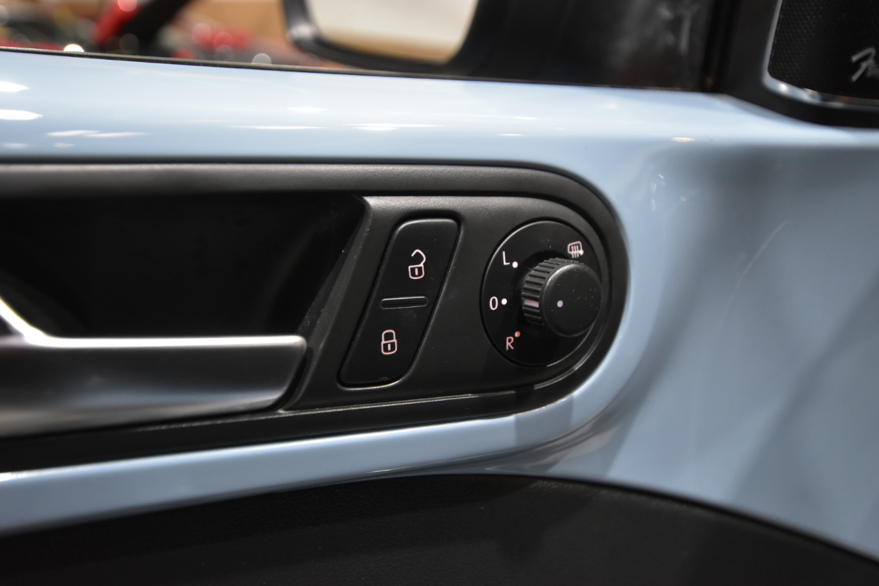 Volkswagen Beetle Coupe 2dr Auto 2.5L 2013