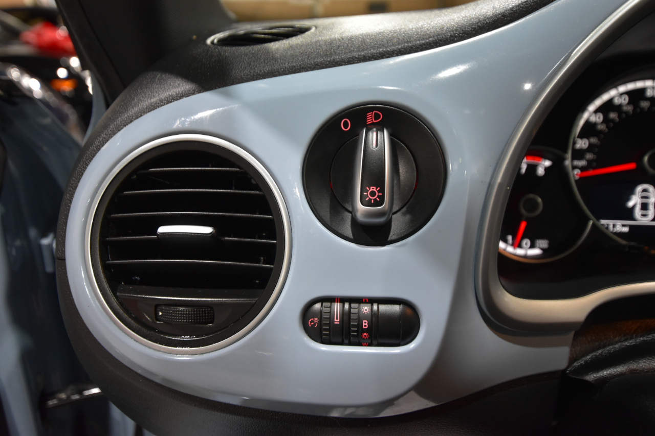 Volkswagen Beetle Coupe 2dr Auto 2.5L 2013