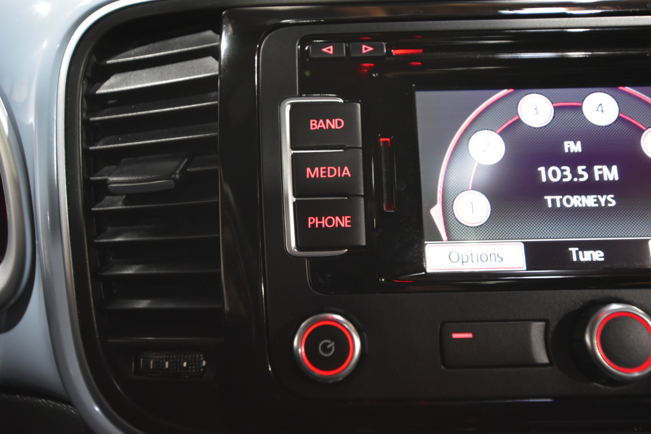 Volkswagen Beetle Coupe 2dr Auto 2.5L 2013