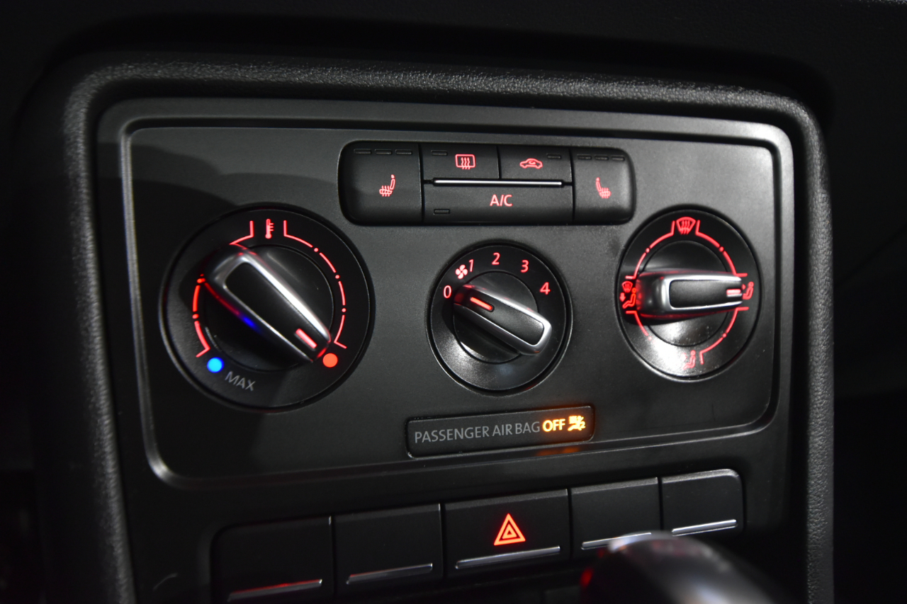 Volkswagen Beetle Coupe 2dr Auto 2.5L 2013