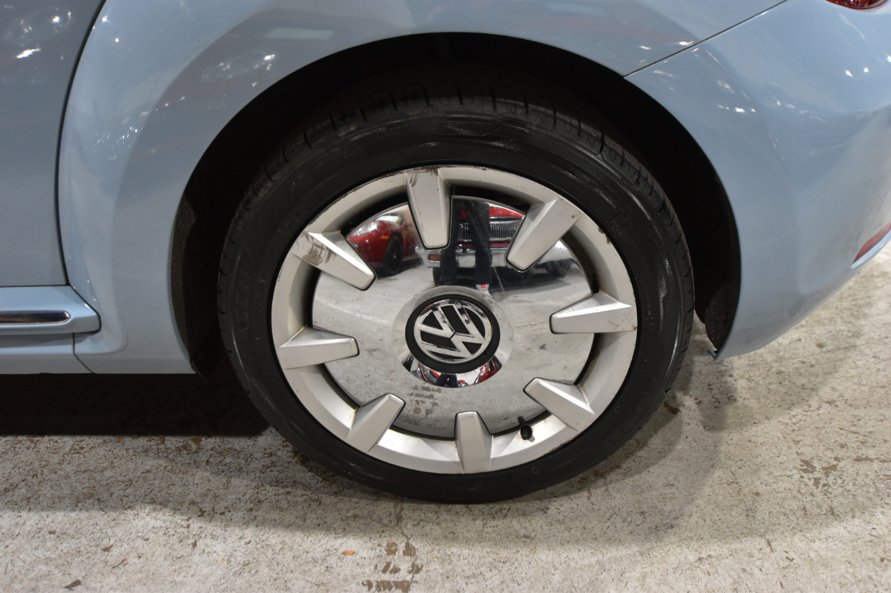 Volkswagen Beetle Coupe 2dr Auto 2.5L 2013