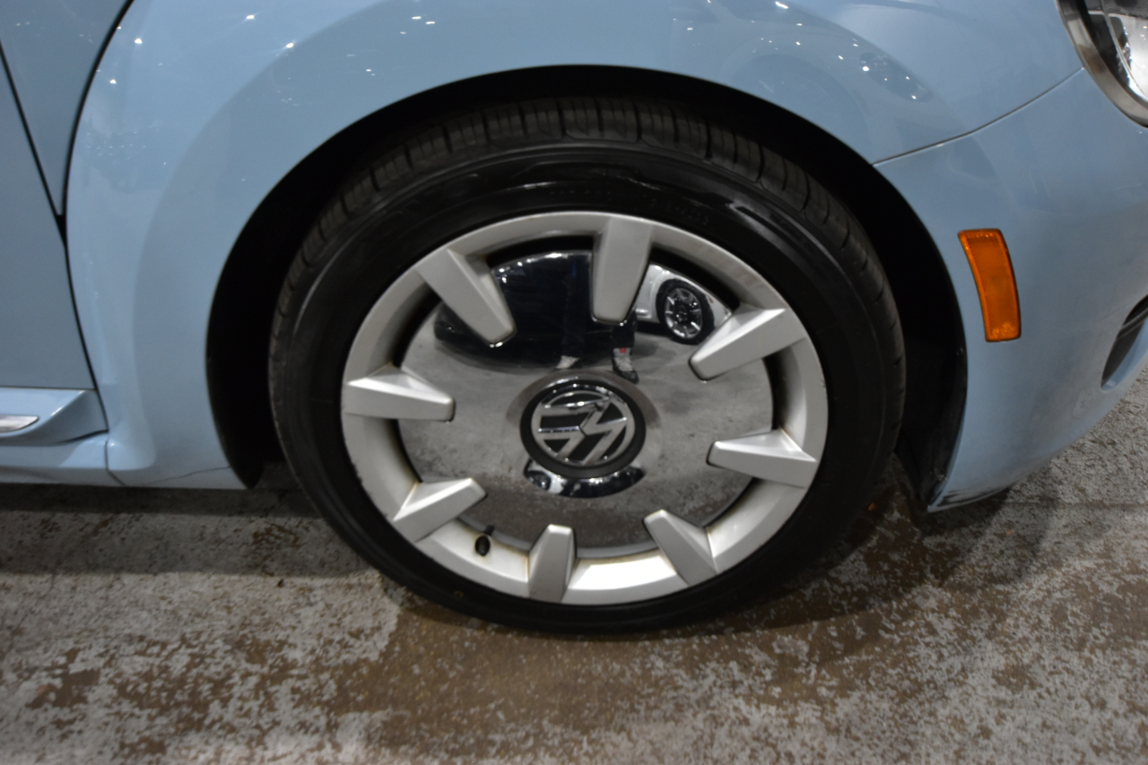 Volkswagen Beetle Coupe 2dr Auto 2.5L 2013