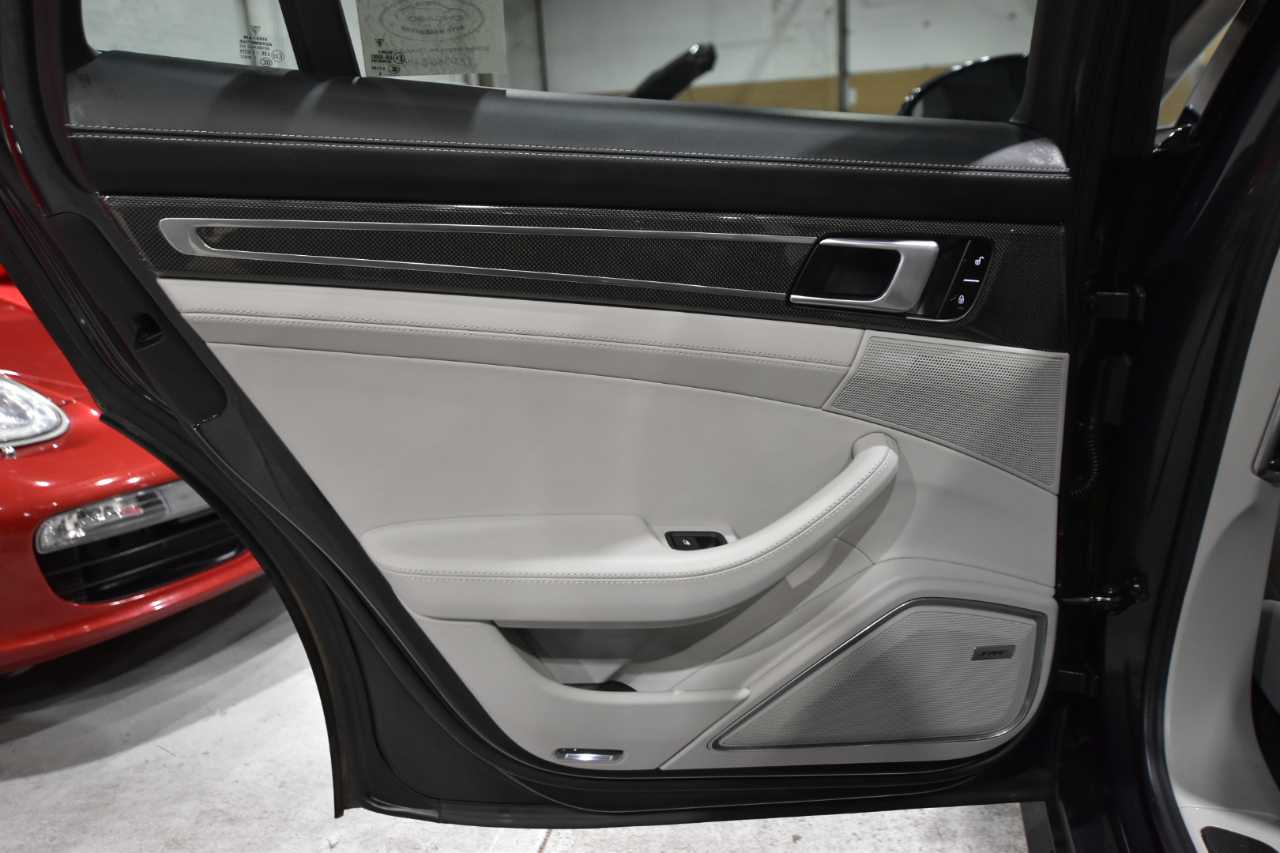 Porsche Panamera Turbo AWD 2018