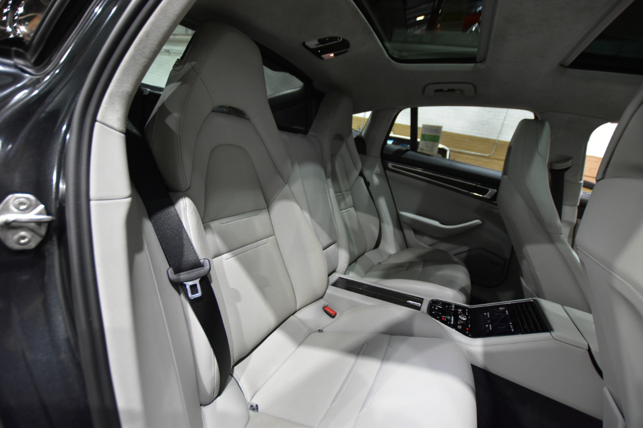 Porsche Panamera Turbo AWD 2018