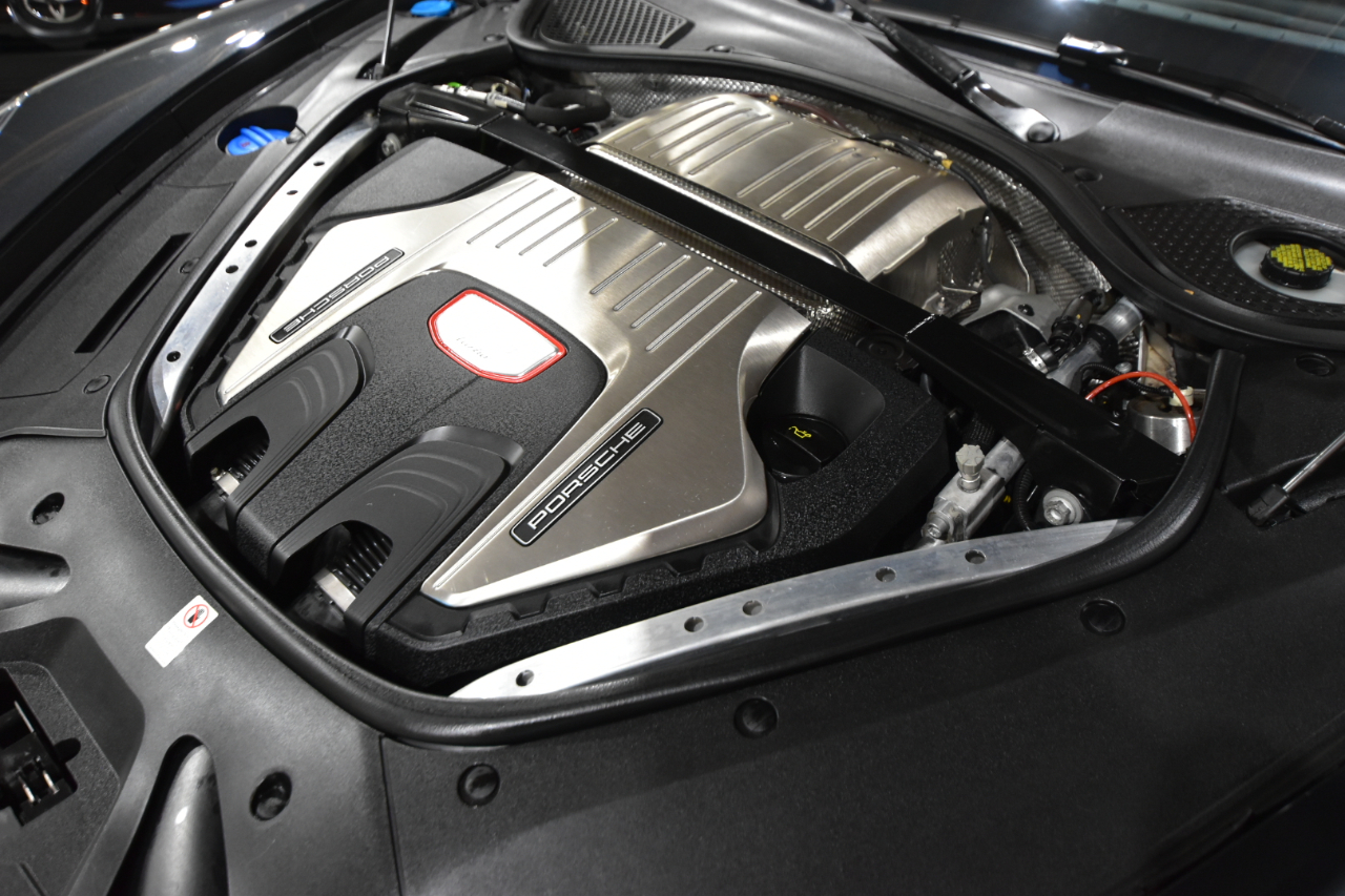 Porsche Panamera Turbo AWD 2018