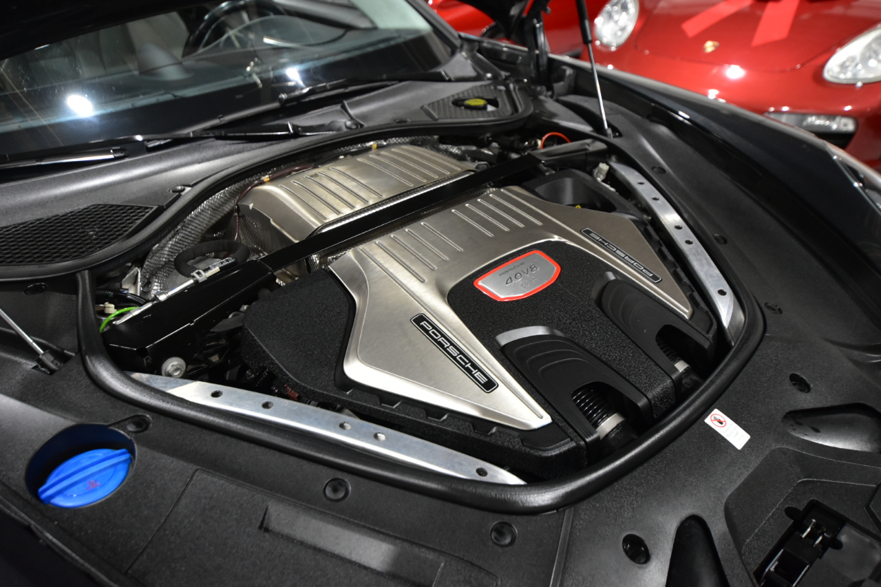 Porsche Panamera Turbo AWD 2018