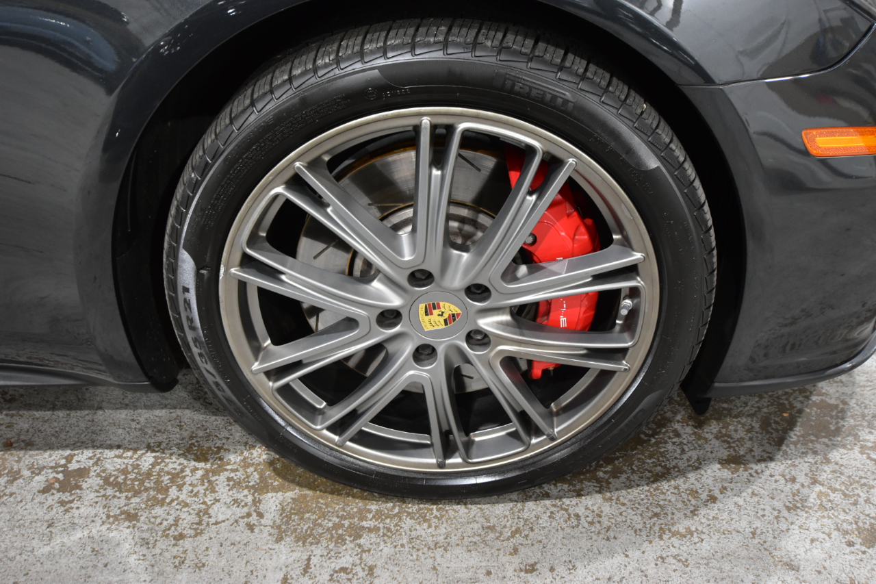 Porsche Panamera Turbo AWD 2018