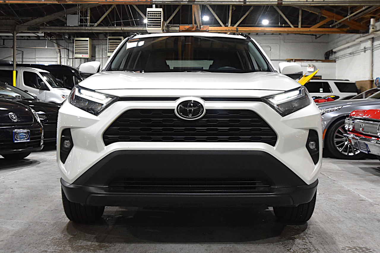 Toyota RAV4 XLE Premium AWD (Natl) 2022