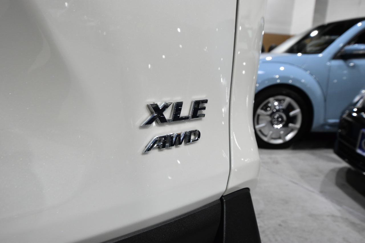 Toyota RAV4 XLE Premium AWD (Natl) 2022