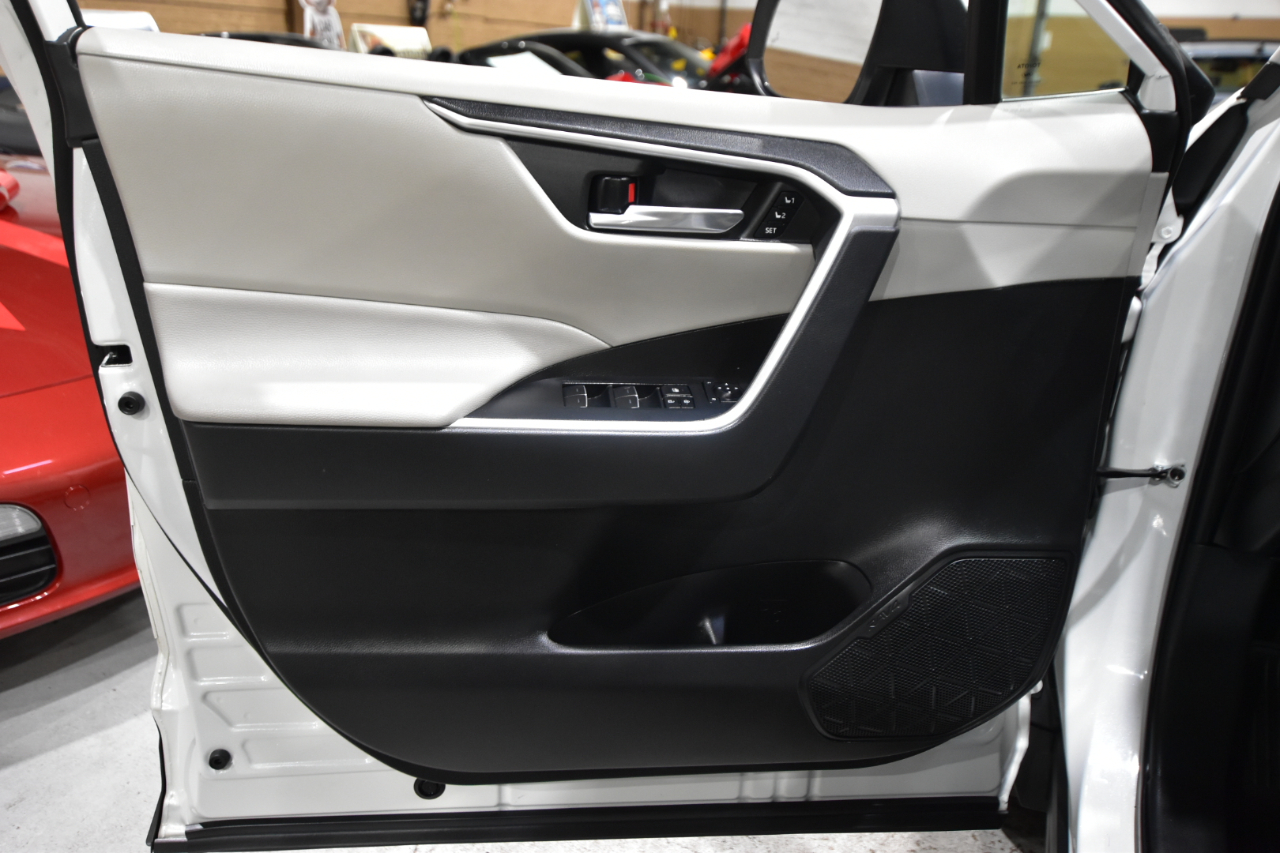 Toyota RAV4 XLE Premium AWD (Natl) 2022