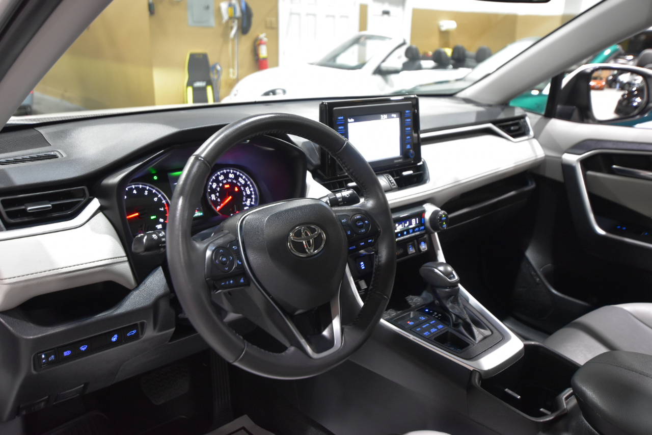 Toyota RAV4 XLE Premium AWD (Natl) 2022