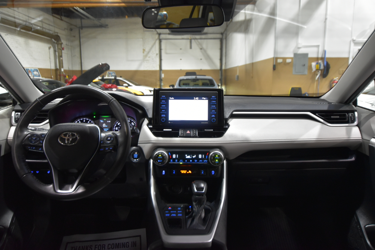 Toyota RAV4 XLE Premium AWD (Natl) 2022