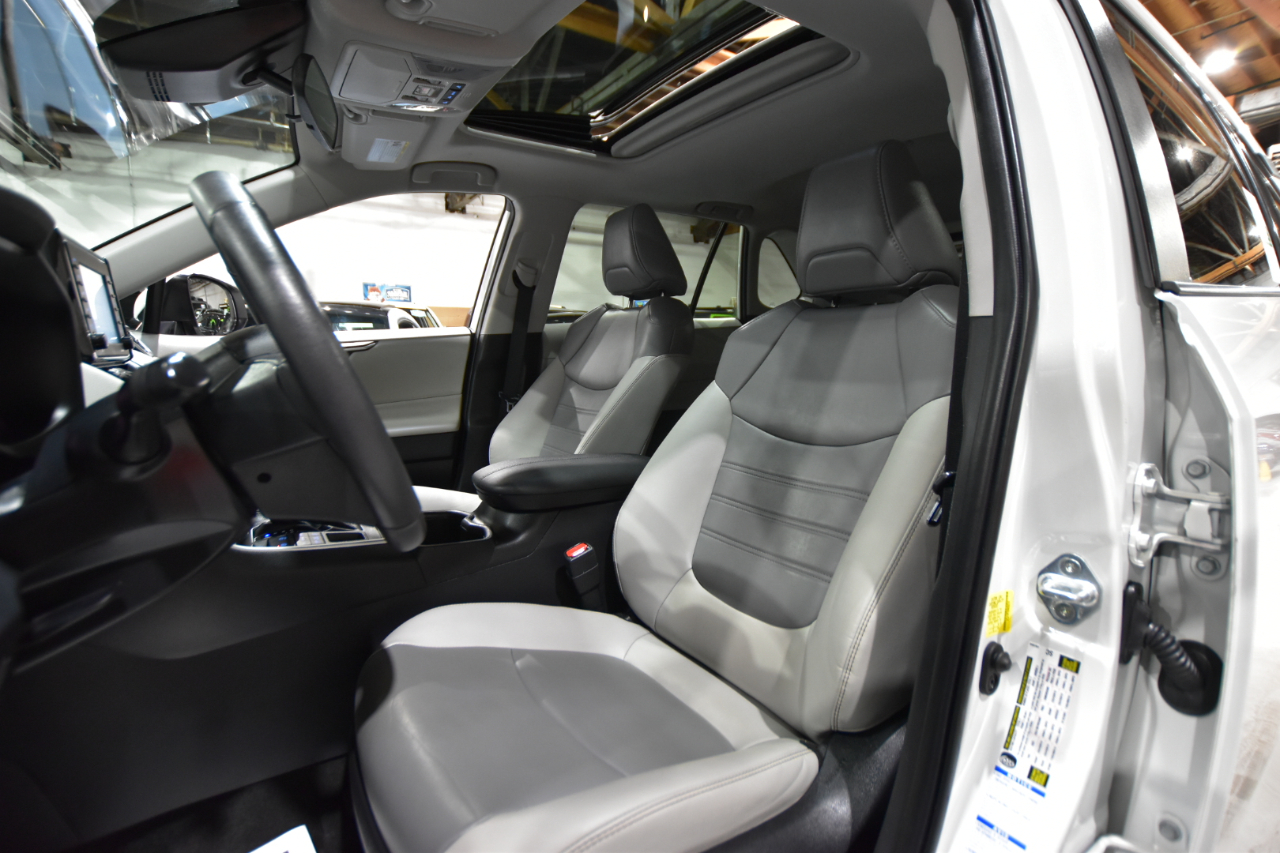 Toyota RAV4 XLE Premium AWD (Natl) 2022