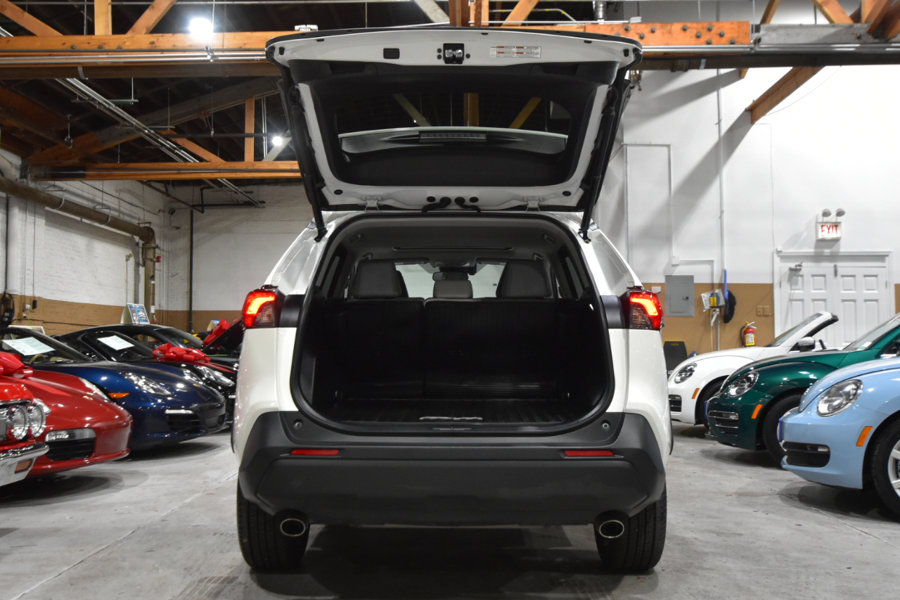 Toyota RAV4 XLE Premium AWD (Natl) 2022