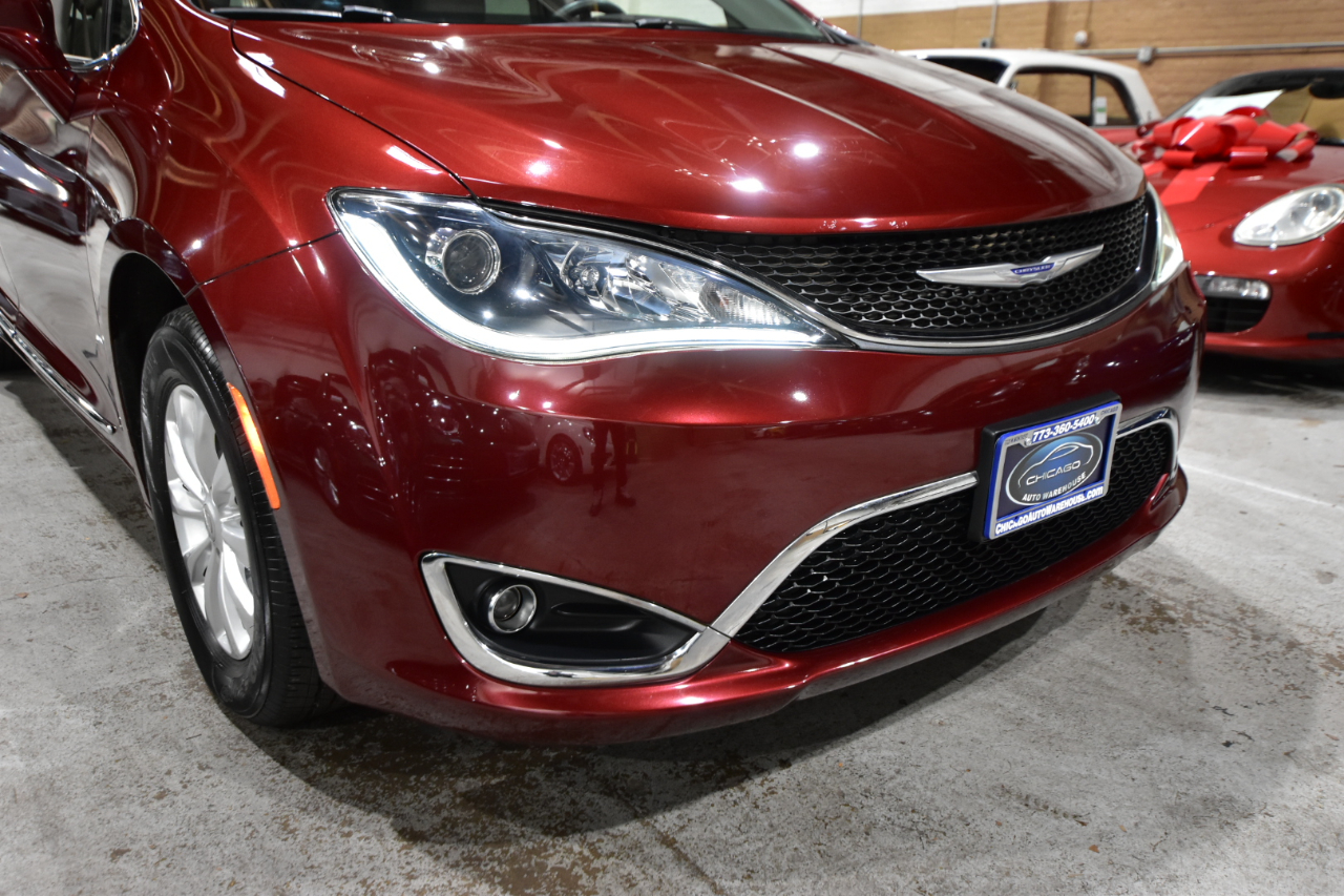 Chrysler Pacifica Touring L FWD 2019