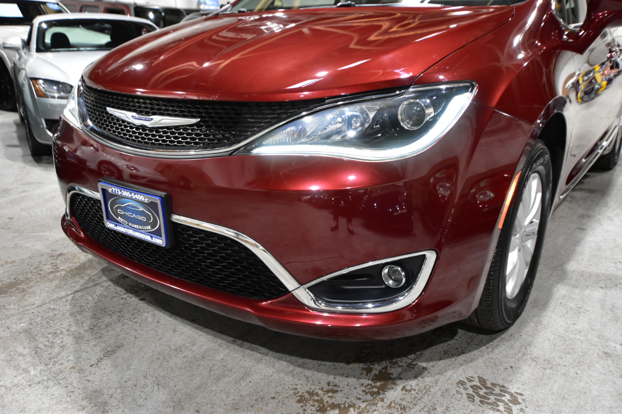 Chrysler Pacifica Touring L FWD 2019