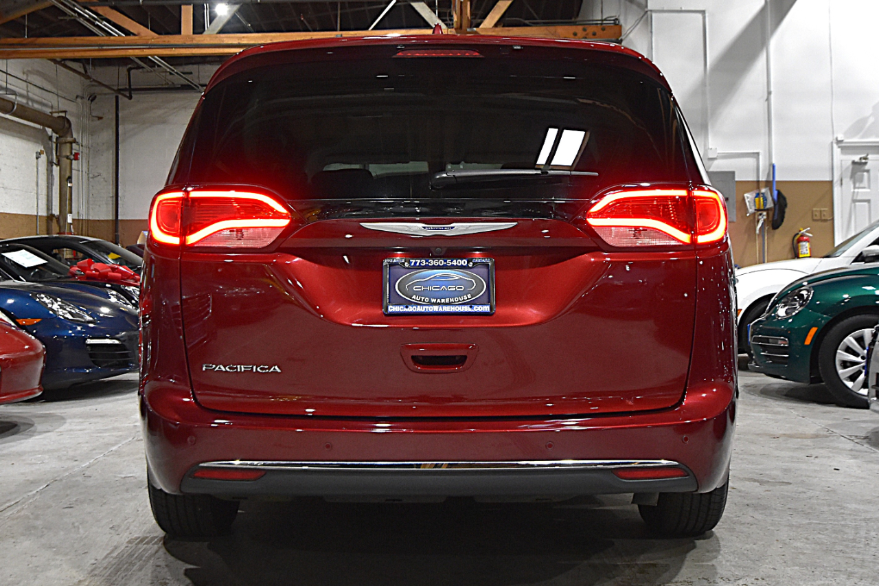 Chrysler Pacifica Touring L FWD 2019